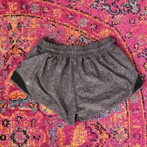 Lululemon hotty hot short 2.5”